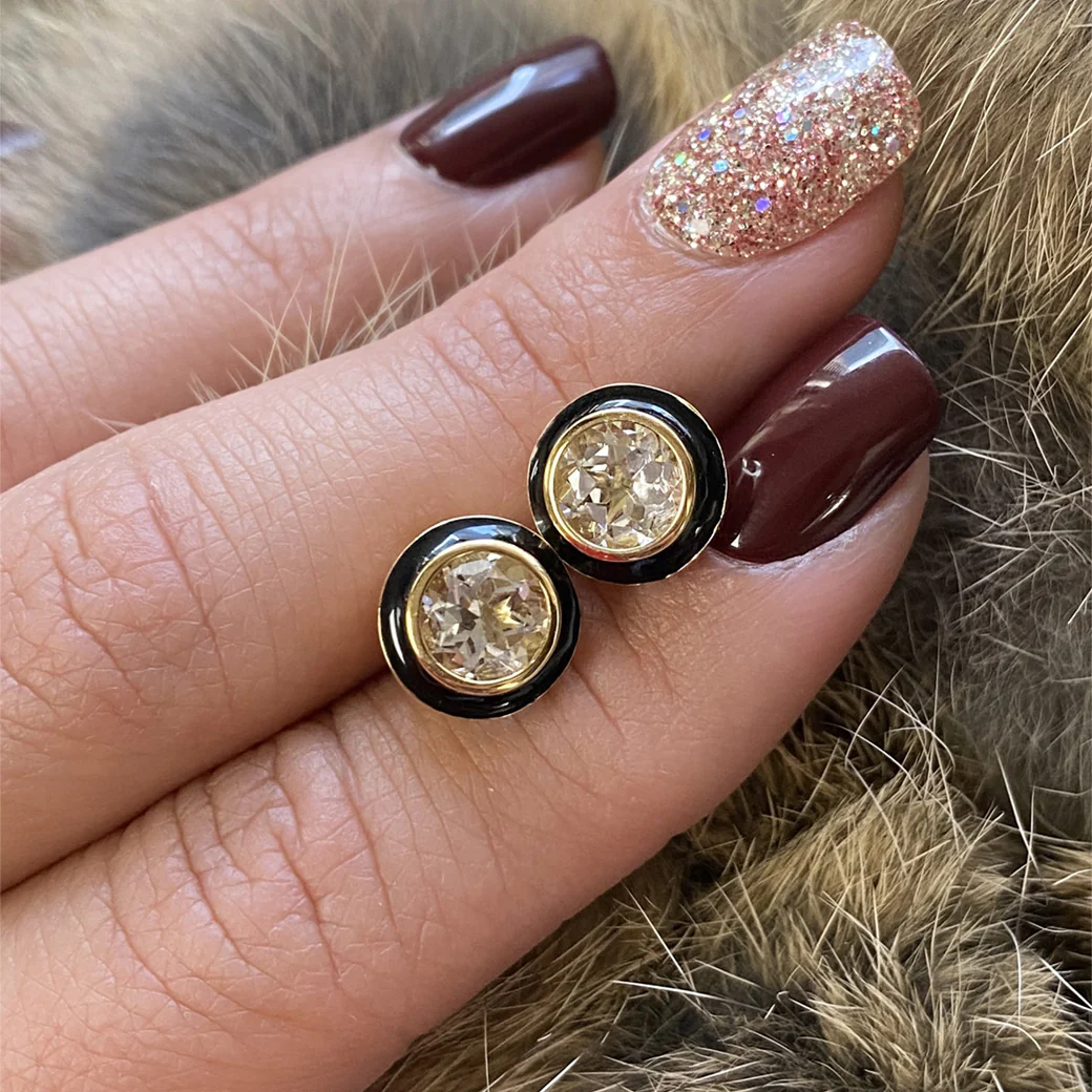 Goshwara Queen Rock Crystal Round Stud Earrings JE0492-RC-ENBLK-Y - Image 2
