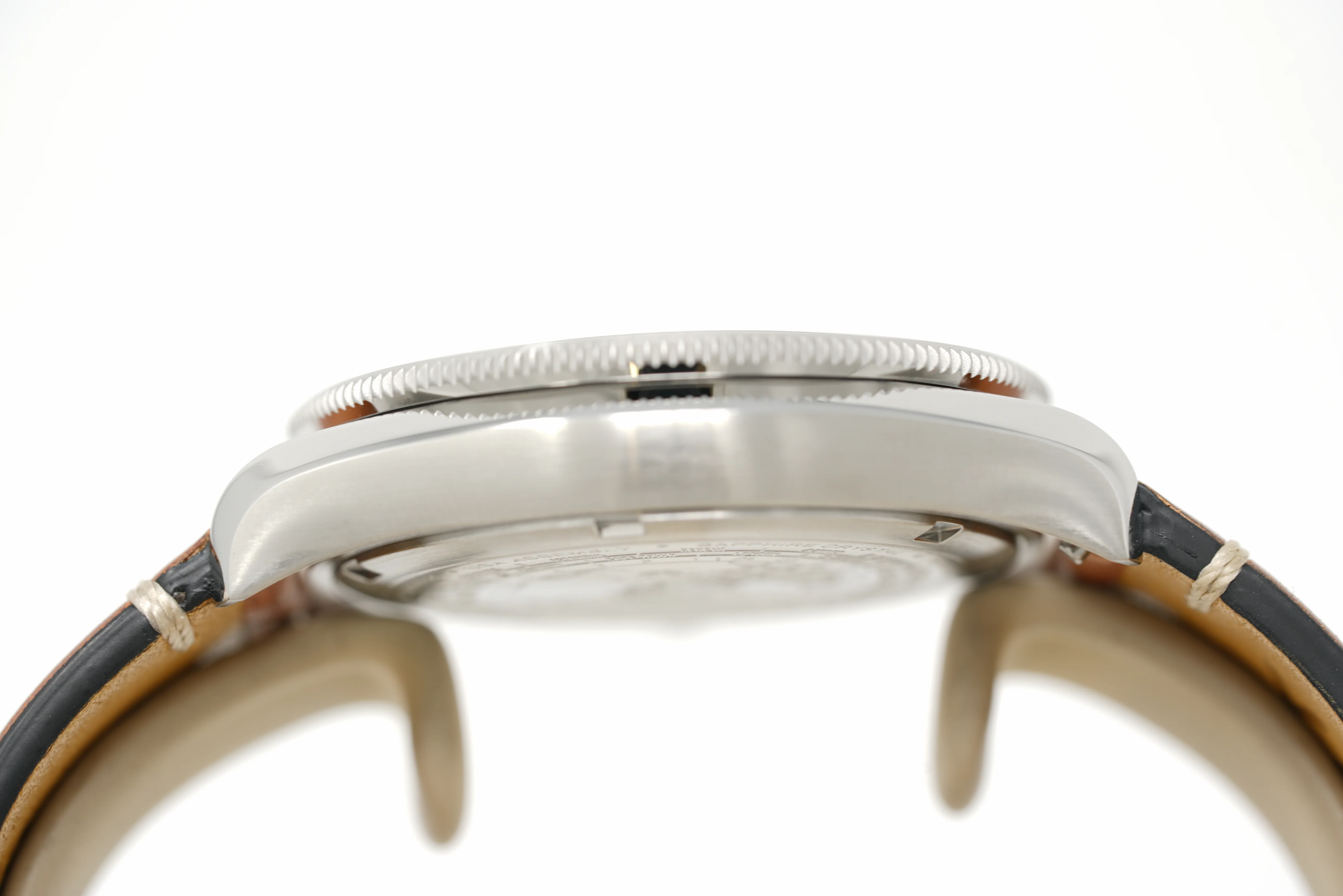 Pre-Owned Vaer G2 Meridian Gilt GMT - 39mm USA - Image 3