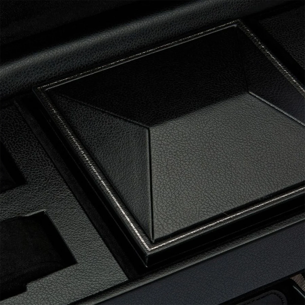 Wolf British Racing Triple Watch Winder with Storage - Image 6